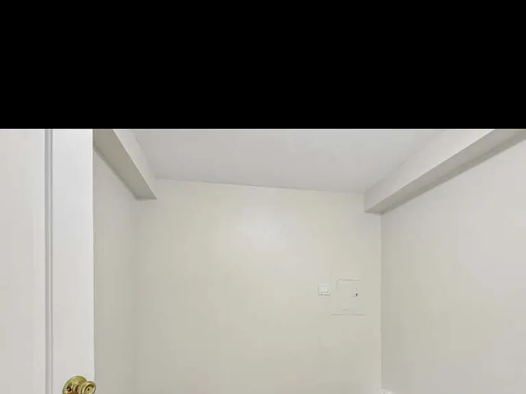 718 W Dempster St #G-106 — Photo 2
