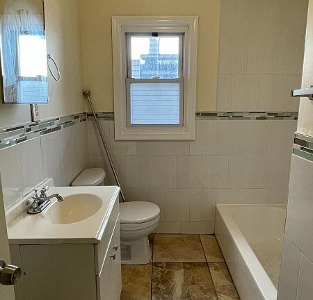 5th image of 98 Columbia Ave #1