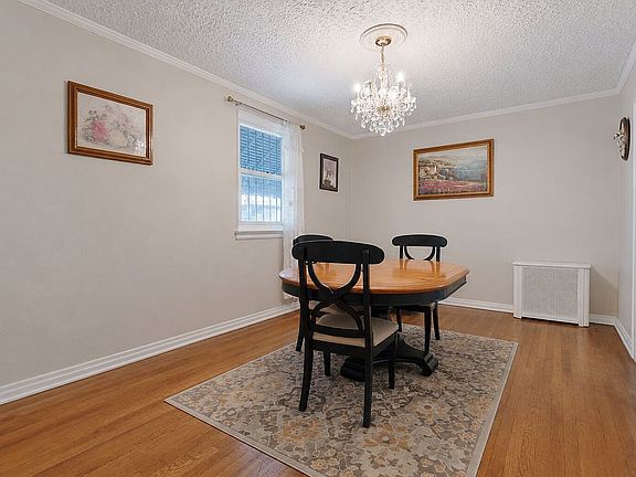 4th image of 1074 Hart St