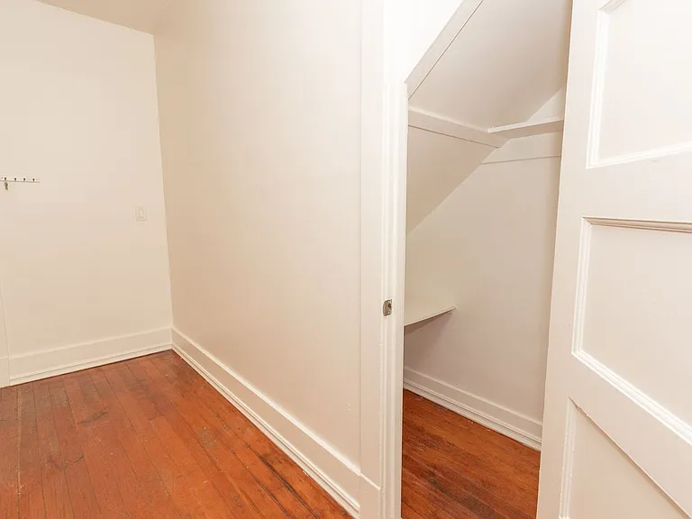 Charming 1-Bed/1-Bath Unit One Block From The Heart Of Barrio Logan! $1000 Deposit! — Photo 6