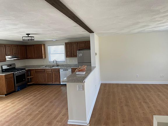 3rd image of 30 Riverdale Ave