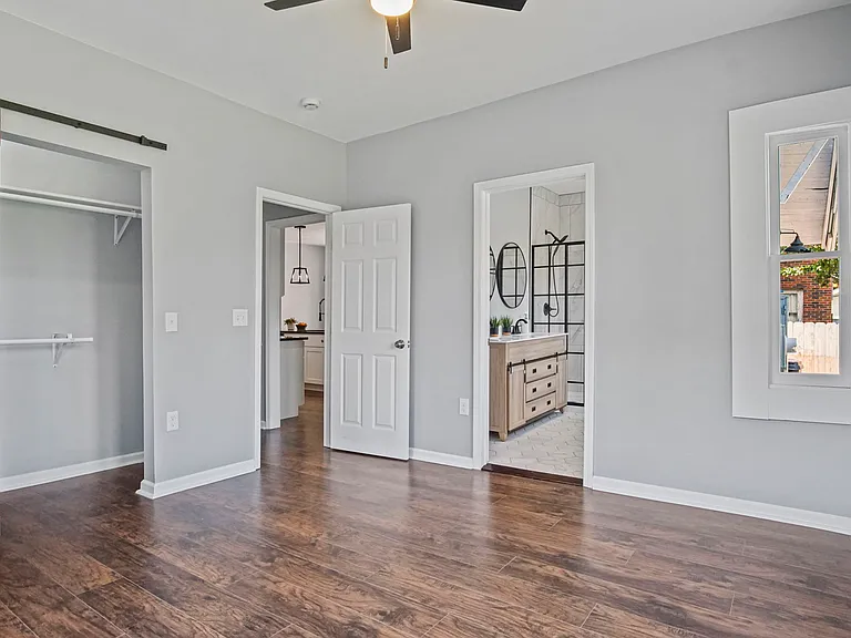 311 NW 25th St — Photo 15