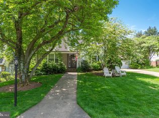 4702 Locust Hill Ct, Bethesda, MD 20814