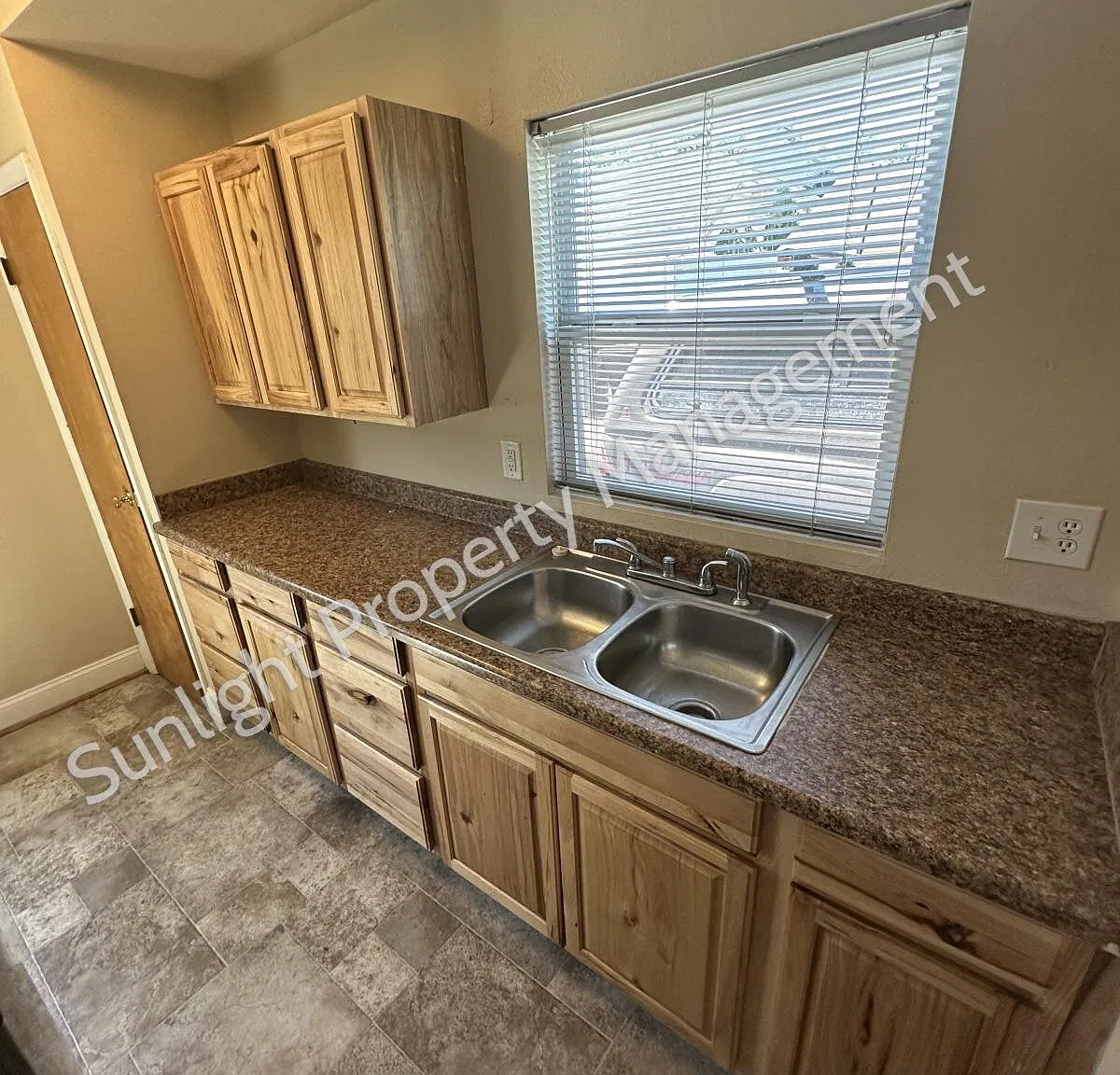 1 bed, 1.0 bath, 500 sqft, $895 — Photo 3