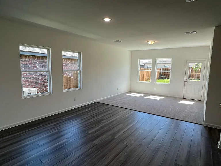 752 Richmond Dr — Photo 5