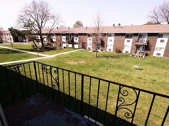 3rd image of 9588 Terrace Pl Unit 210-J