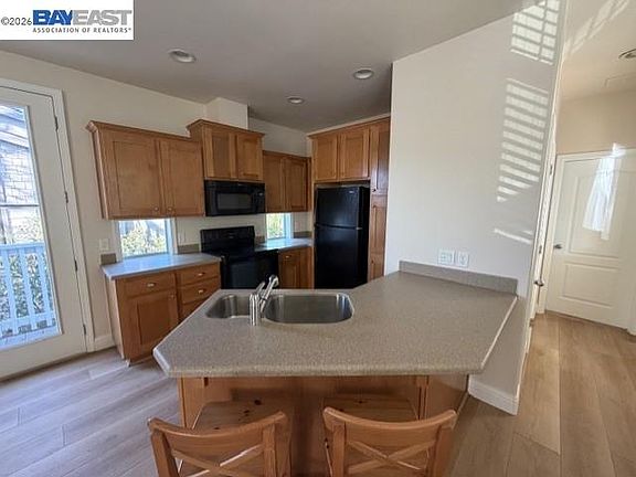3rd image of 3263 Vineyard Ave Spc 200