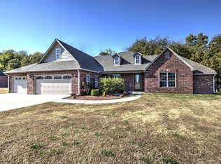 18912 Spring Creek Ln, Claremore, OK 74017