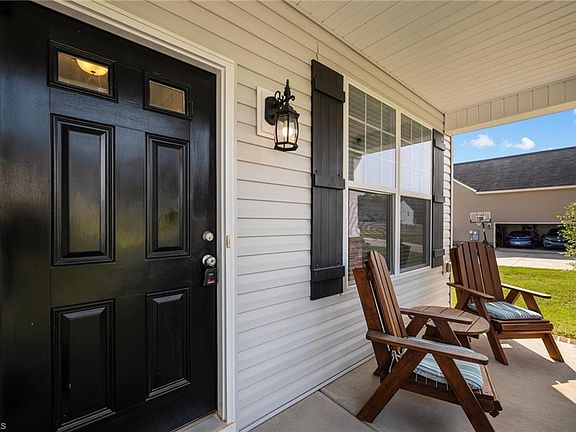 4th image of 2867 Bingham Dr