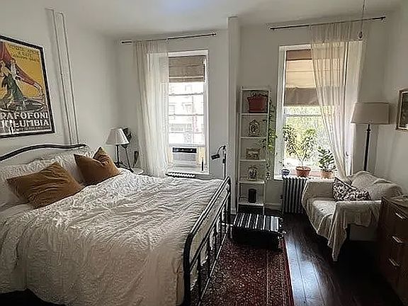 4th image of 158 5th Ave APT 4R
