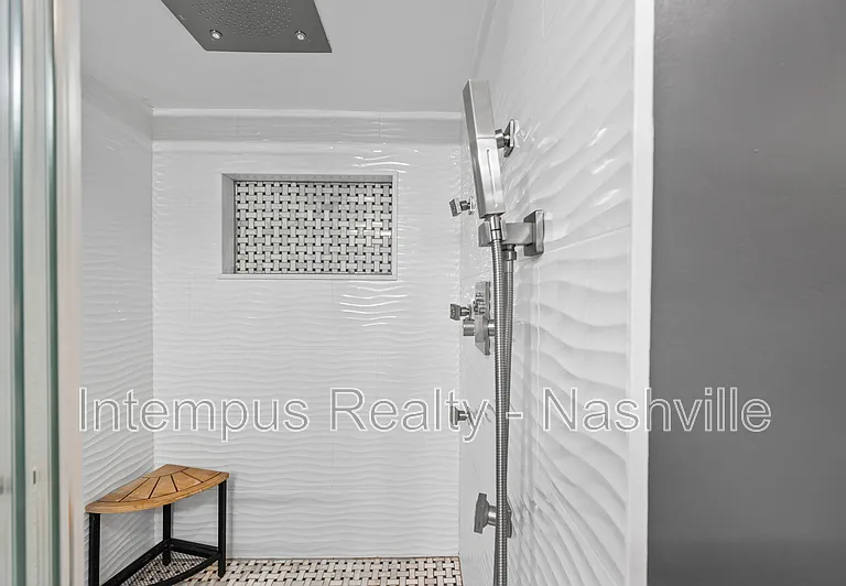 7020 Bonnamere Dr — Photo 18
