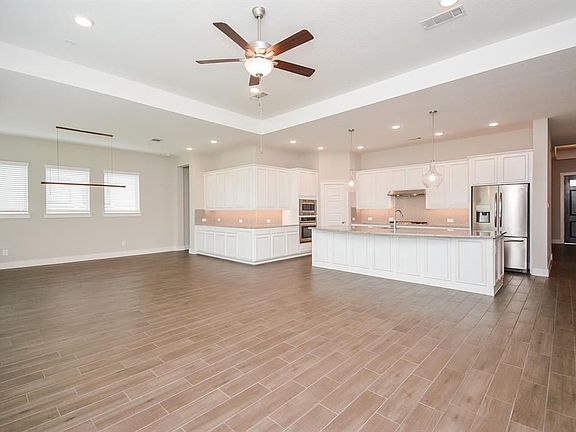 5th image of 15903 Jubilation Ln