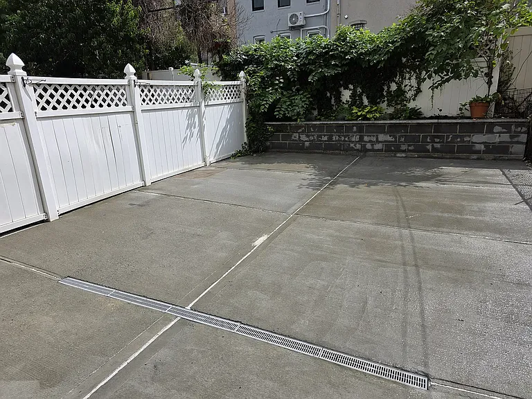 58 Hausman St #1 — Photo 11