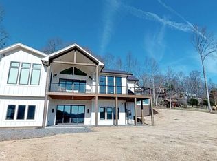 1769 Lakeview Dr, Young Harris, GA 30582
