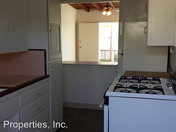 5th image of 815 Loring St