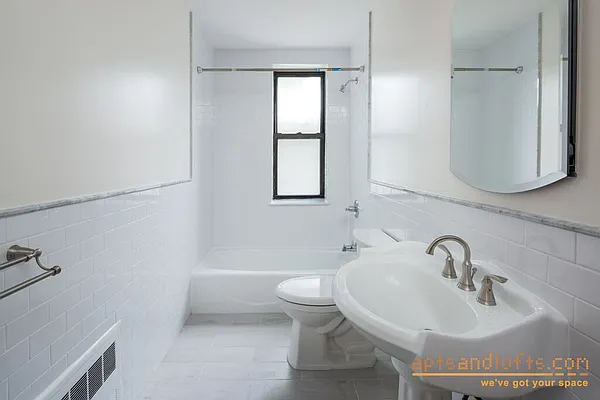 Rented by aptsandlofts.com | media 48