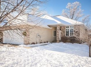 5024 W Oak Point Dr, Prior Lake, MN 55372