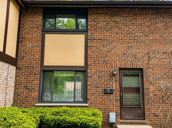 18W158 16th St, Villa Park, IL 60181
