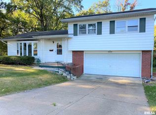 3424 36th St, Rock Island, IL 61201