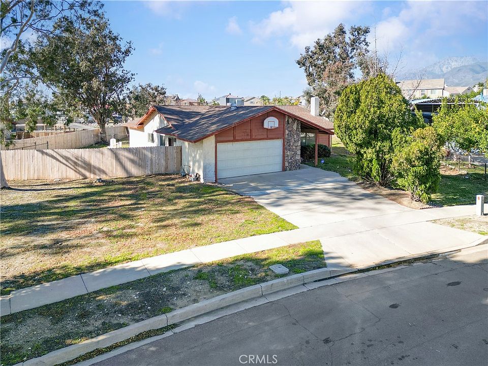 1st image of 2836 N Sandalwood Ave