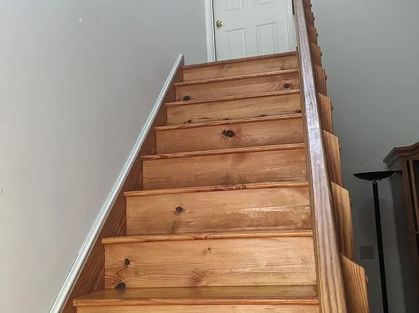 37 Highland Dr, Monroe, CT 06468