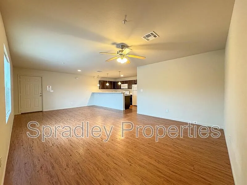 Midtown Apartments — Photo 3
