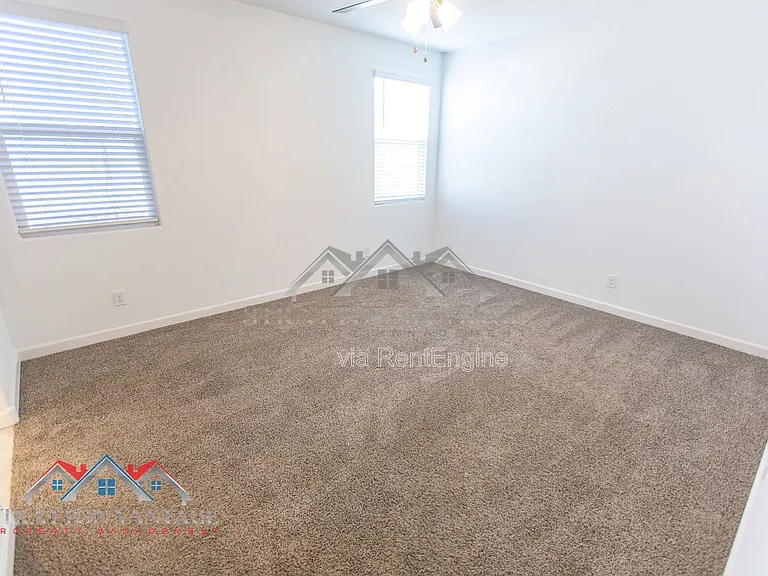 1673 N Wrigley Dr — Photo 28