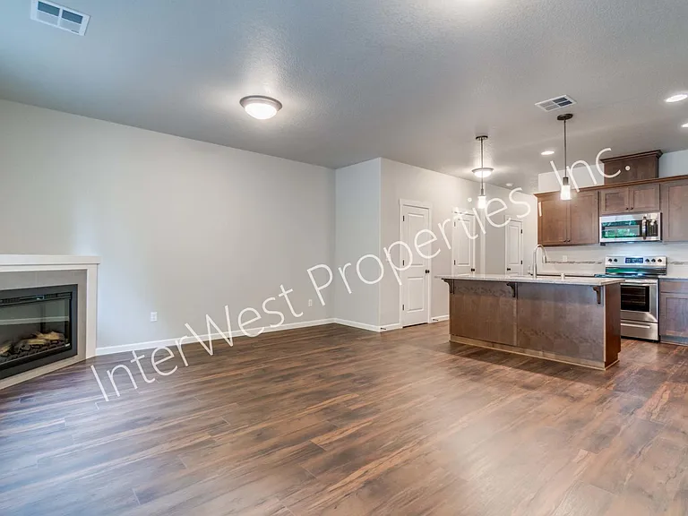 10316 NE 61st Cir — Photo 6