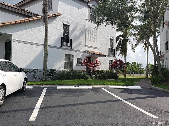 2nd image of 715 SW 148th Ave APT 614