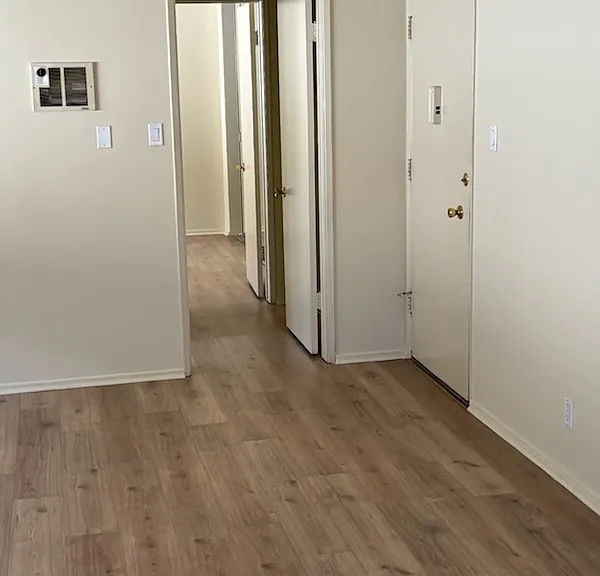 18014 Burbank Blvd #7 — Photo 4