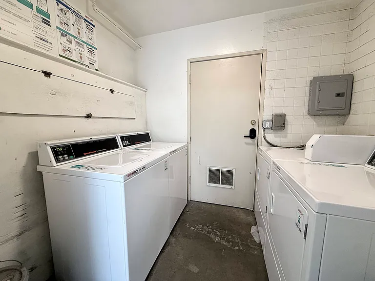 1230 W 29th St #2 — Photo 28