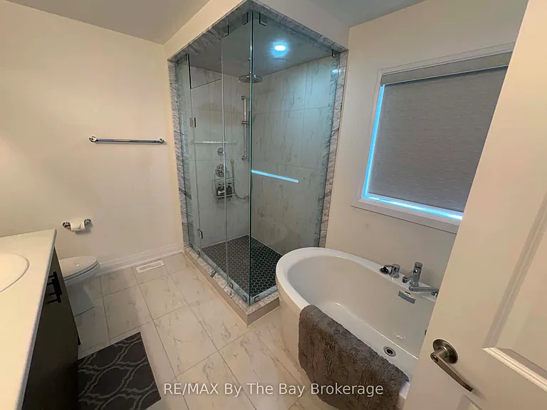 218 Mapleside Dr #UPPER — Photo 18