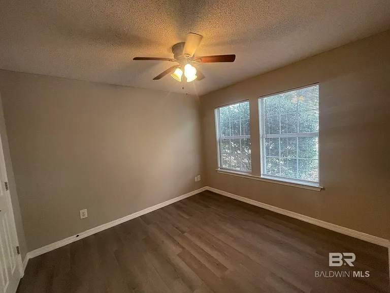 706 Crystal Wells Ct N — Photo 8