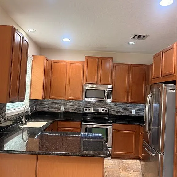 9412 Strongbark Ln — Photo 10