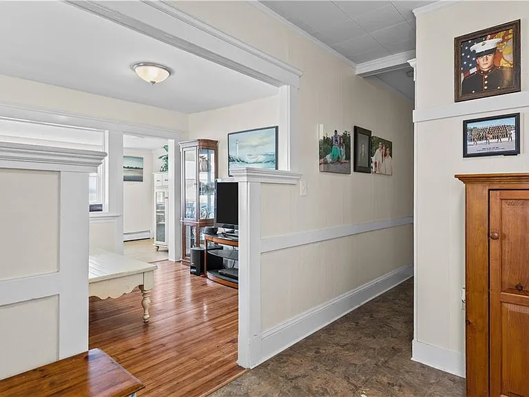 38 Aquidneck Ave #2 — Photo 5