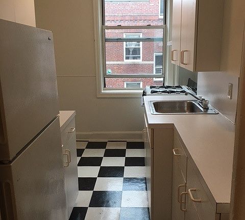 2nd image of 522 Larchmont Acres #2