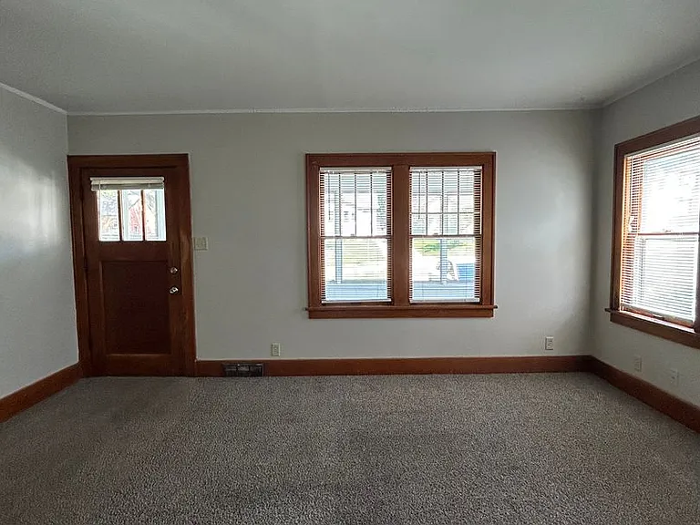 3516 N 47th Ave — Photo 7