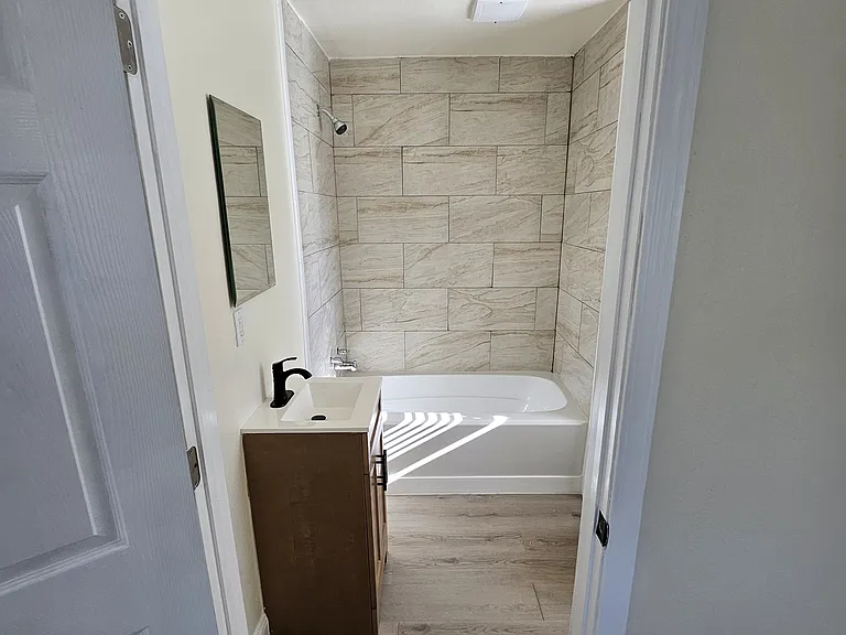 1025 Avenue E — Photo 26