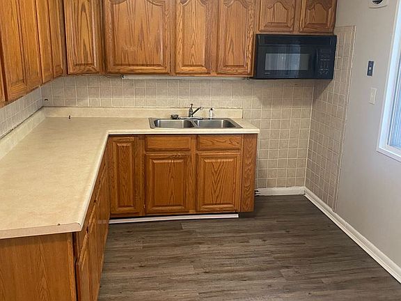 2nd image of 4166 Meadowdale Dr