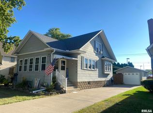 1515 Pershing Blvd, Clinton, IA 52732