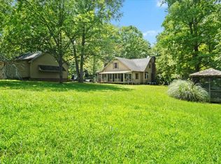 1123 Lakeshore Dr, Halifax, VA 24558