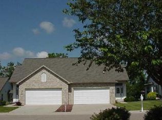 2037 Wyndham Hills Dr #24, Holt, MI 48842