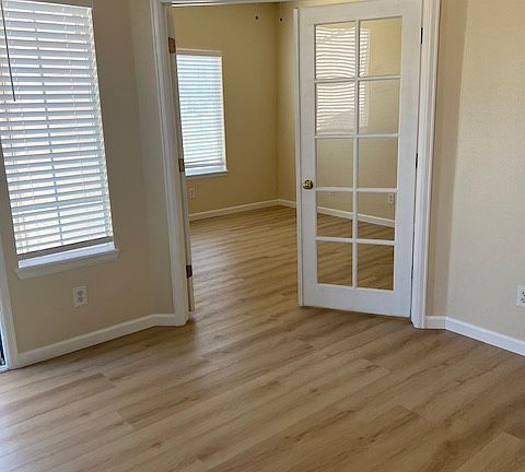 office/third bedroom