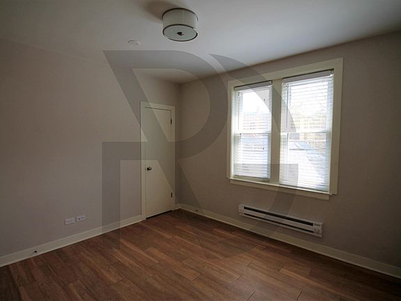 3rd image of 532 W Aldine Ave #206