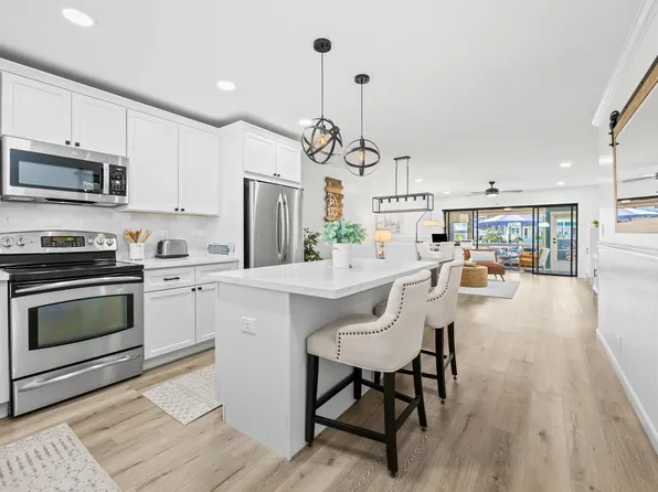 2400 NE 36th Street #3, Lighthouse Point, FL 33064