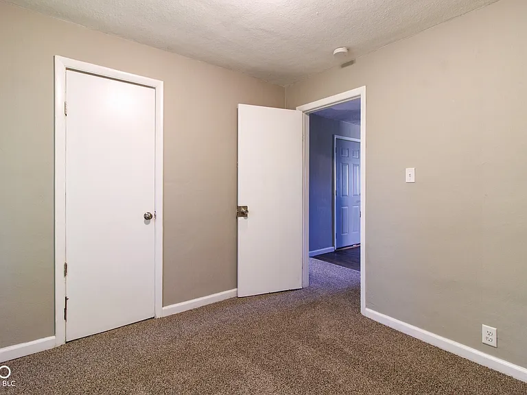 1212 W 5th St — Photo 13