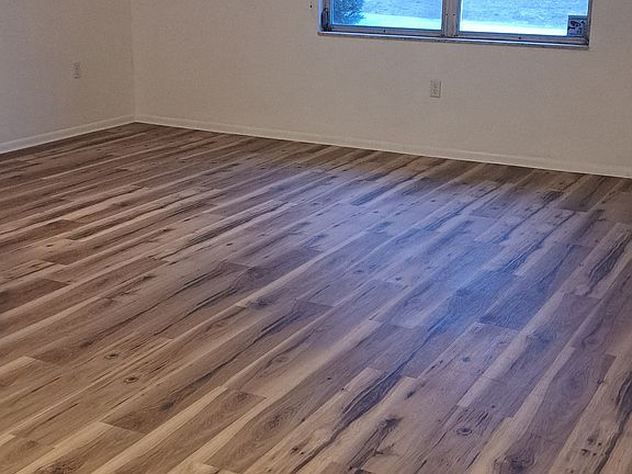 5th image of 3037 Park Ln #B