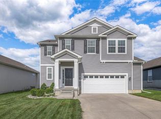 4828 SW Beckham Dr, Lees Summit, MO 64083