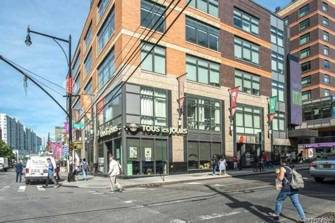 1 bed, 1.0 bath, 560 sqft, $3,000 — Photo 3