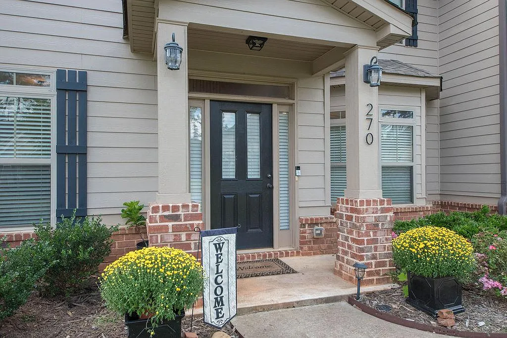 Building Photo - 270 Savannah Dr
